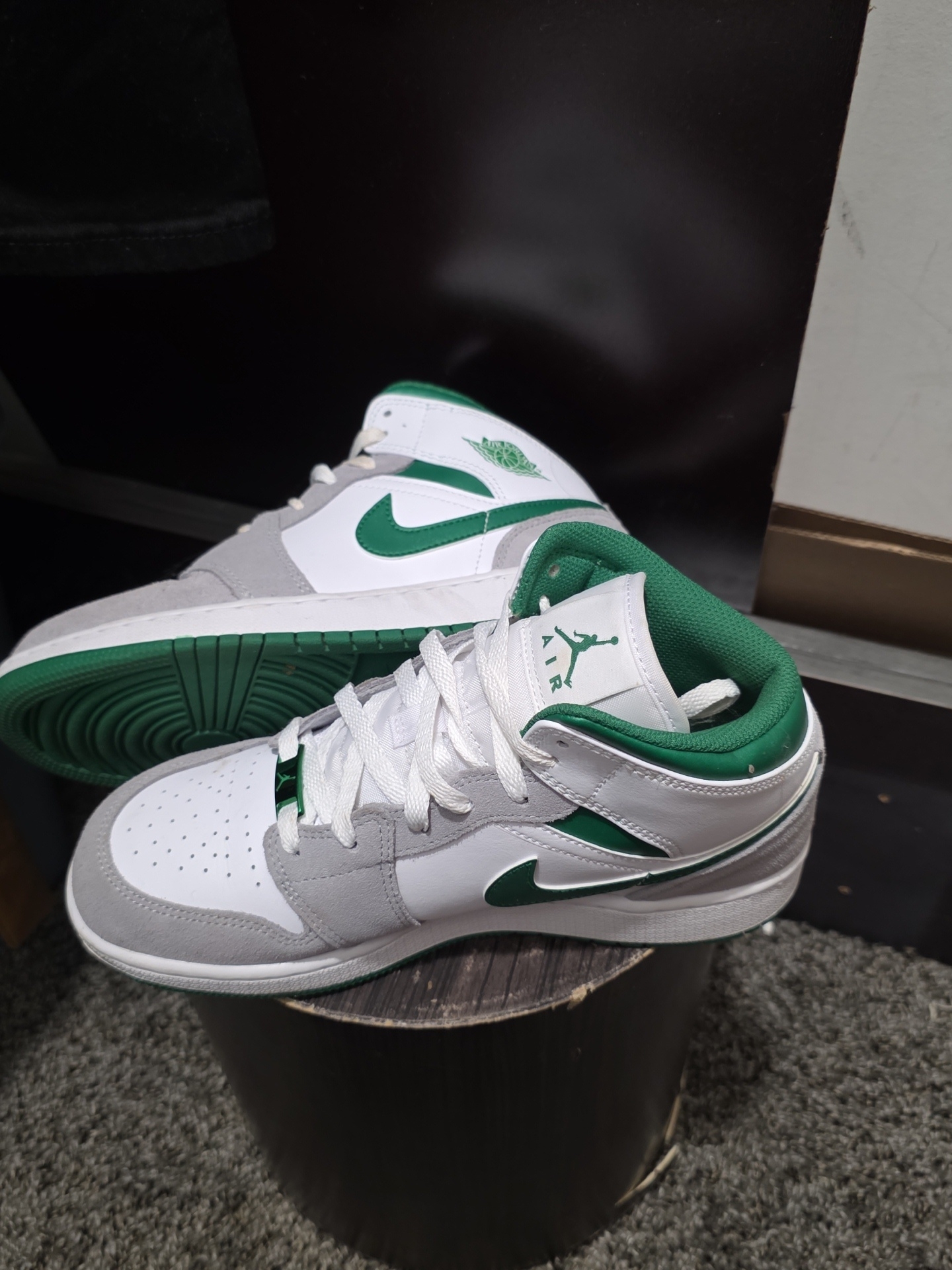Jordan High -Top Sneakers In White, Green, Gray